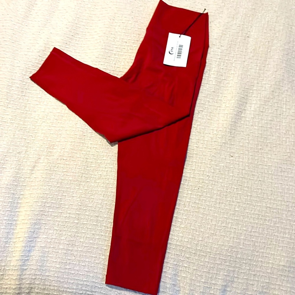 NWT Zyia capris leggings